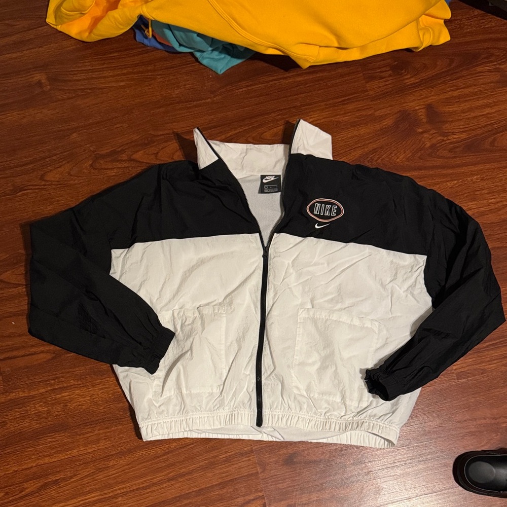 Nike Black and White Zip-Up Jacket size LARGE